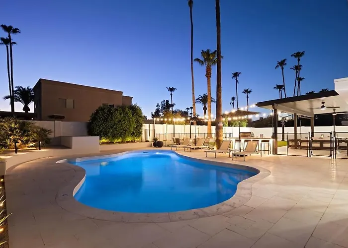 D&g Retreat-resort Style Backyard-north Scottsdale Holiday home Phoenix