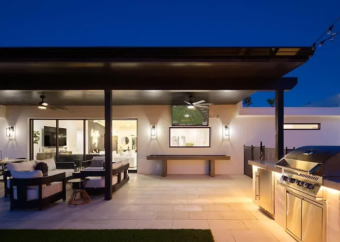 D&g Retreat-resort Style Backyard-north Scottsdale Holiday home *